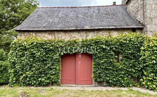 Sale Of A Castle In Guingamp, 693m² 26 Rooms €1,659,000 Côtes D'armor