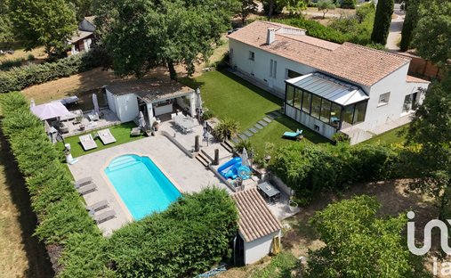Haus in Bagnols-en-Forêt, Provence-Alpes-Côte d'Azur, Frankreich 1