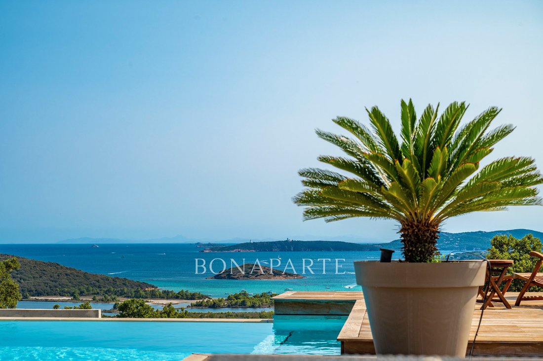 A Modern Citadel Above Corsica’s Sapphire Bay – Where Light Meets Legend