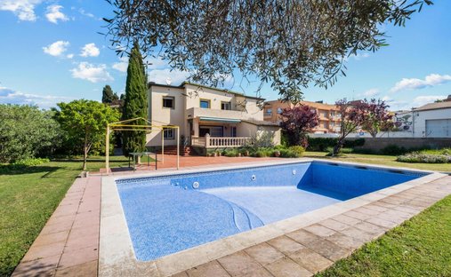 Villa in Sant Pere Pescador, Catalonia, Spain 1