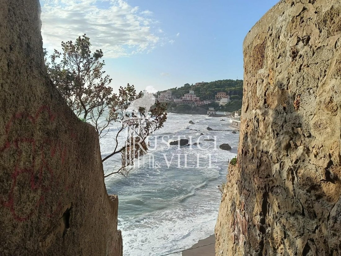 Villa in Castiglioncello, Rosignano Marittimo, Tuscany 1 - 15977699