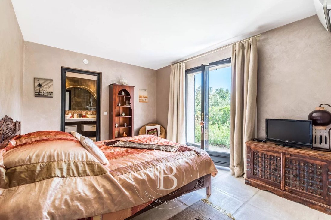 Villa in Saint-Paul-de-Vence, Provence-Alpes-Côte d'Azur, France 4 - 15976598