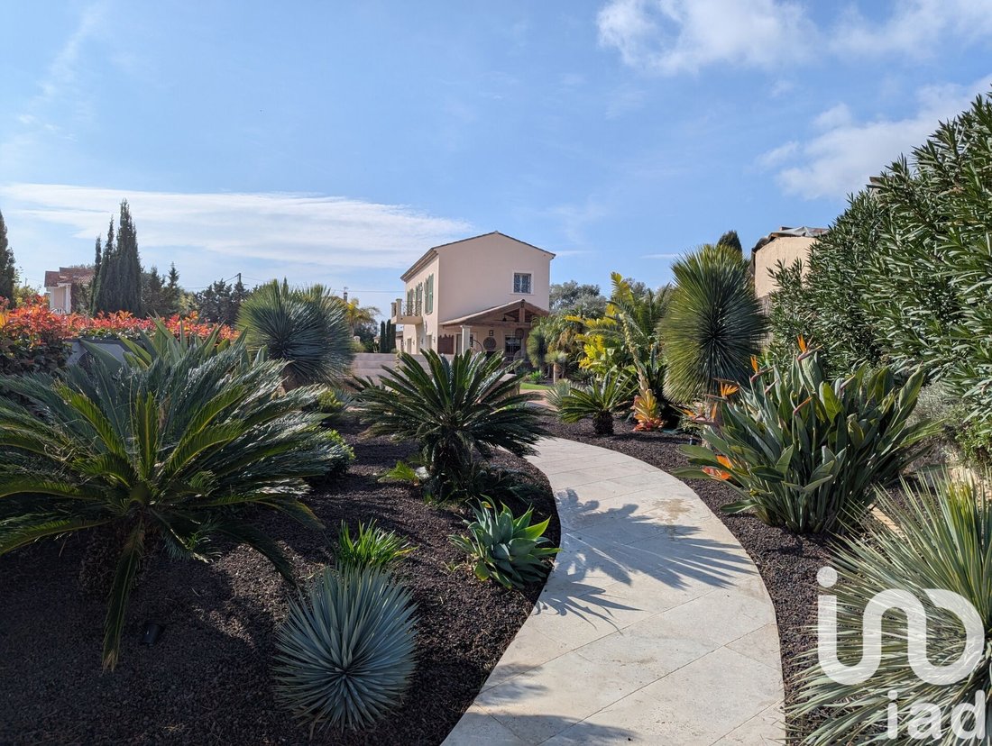 House in Les Cougoulins-Rastines, Antibes, France 2 - 15981798