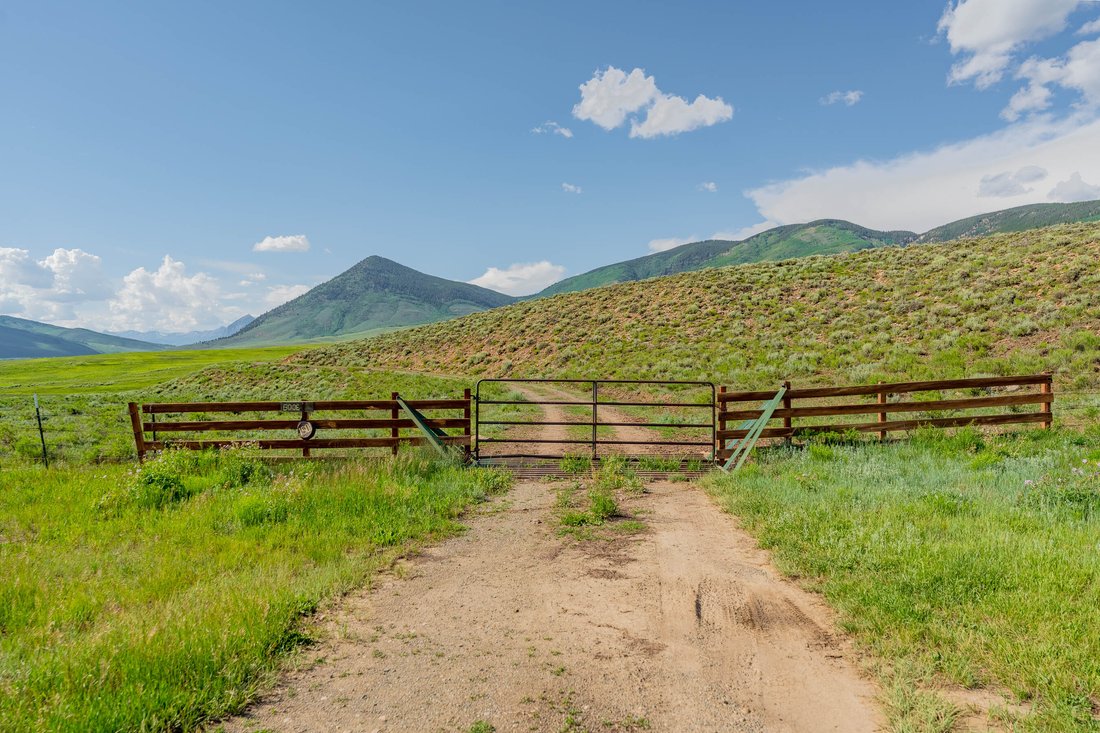 House in Crested Butte, Colorado, United States 2 - 12092056