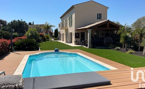 House in Les Cougoulins-Rastines, Antibes, France 1