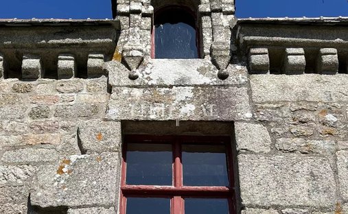 Sale Of A Castle In Guingamp, 693m² 26 Rooms €1,659,000 Côtes D'armor