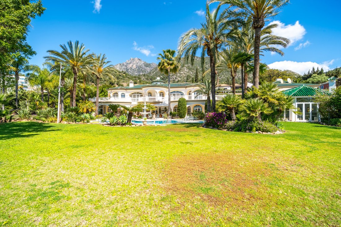 Villa in Cascada de Camoján, Sierra Blanca, Marbella 4 - 15979210