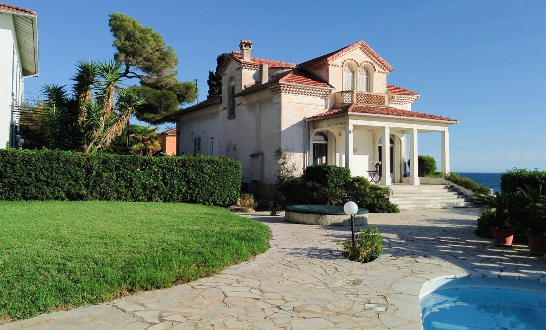 Villa in Cap-d'Ail, Provence-Alpes-Côte d'Azur, France 2 - 15980486