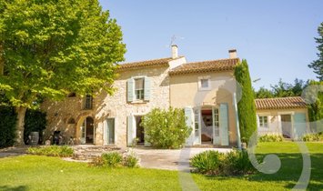 Country House in Plan-d'Orgon, Provence-Alpes-Côte d'Azur, France 1