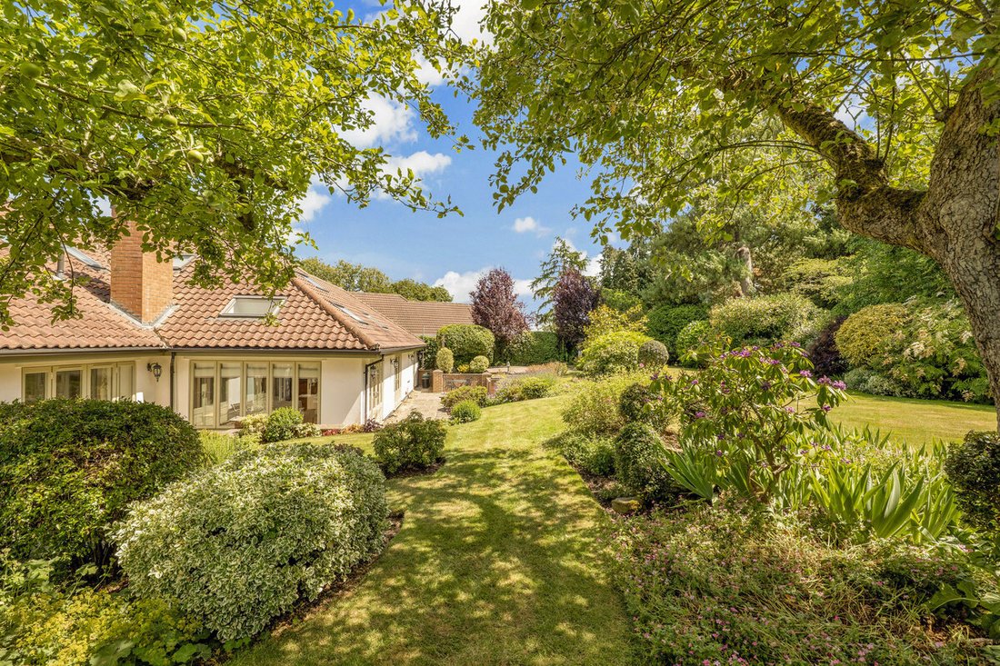 House in Cropwell Butler, England 3 - 15977909