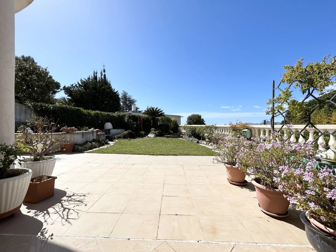 Apartment in Mirandoles, Le Cannet, France 1 - 12383439