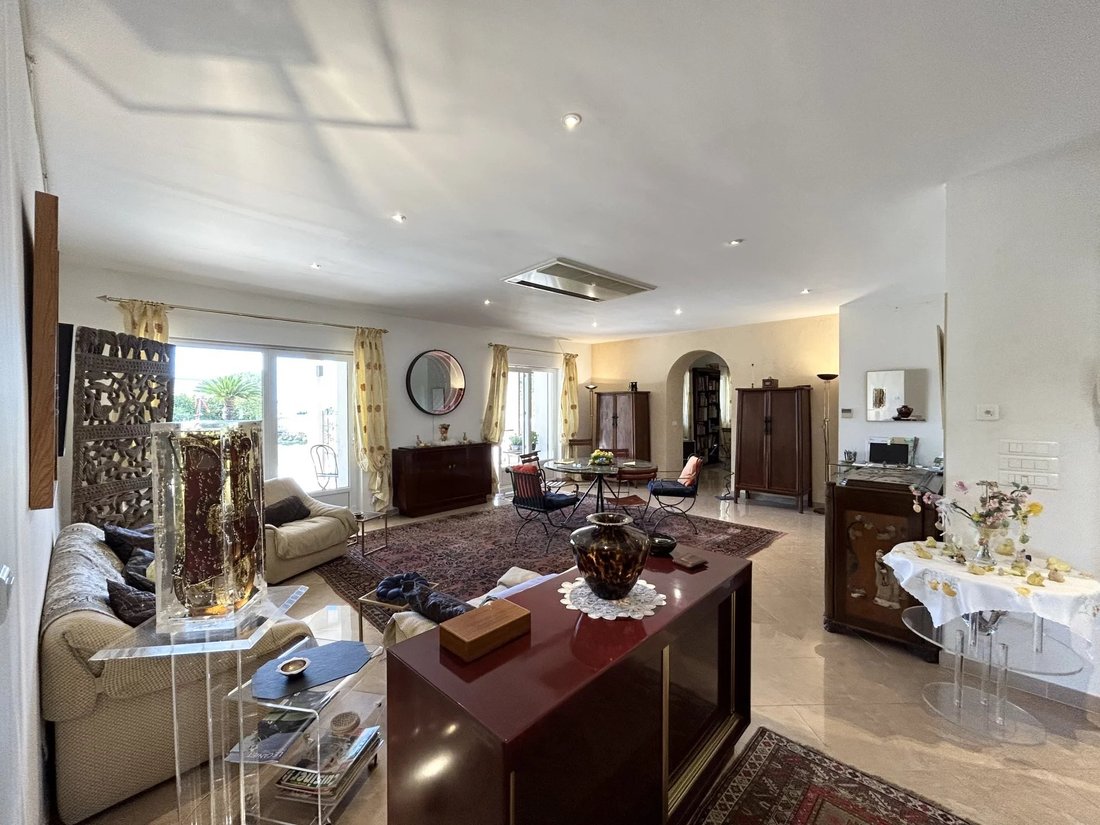 Apartment in Mirandoles, Le Cannet, France 4 - 12383439
