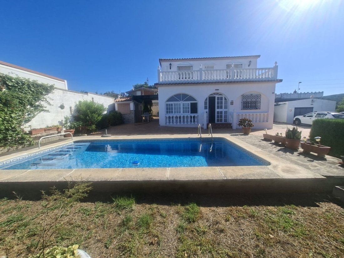 Chalet in San Roque, Andalusia, Spain 1 - 15983657