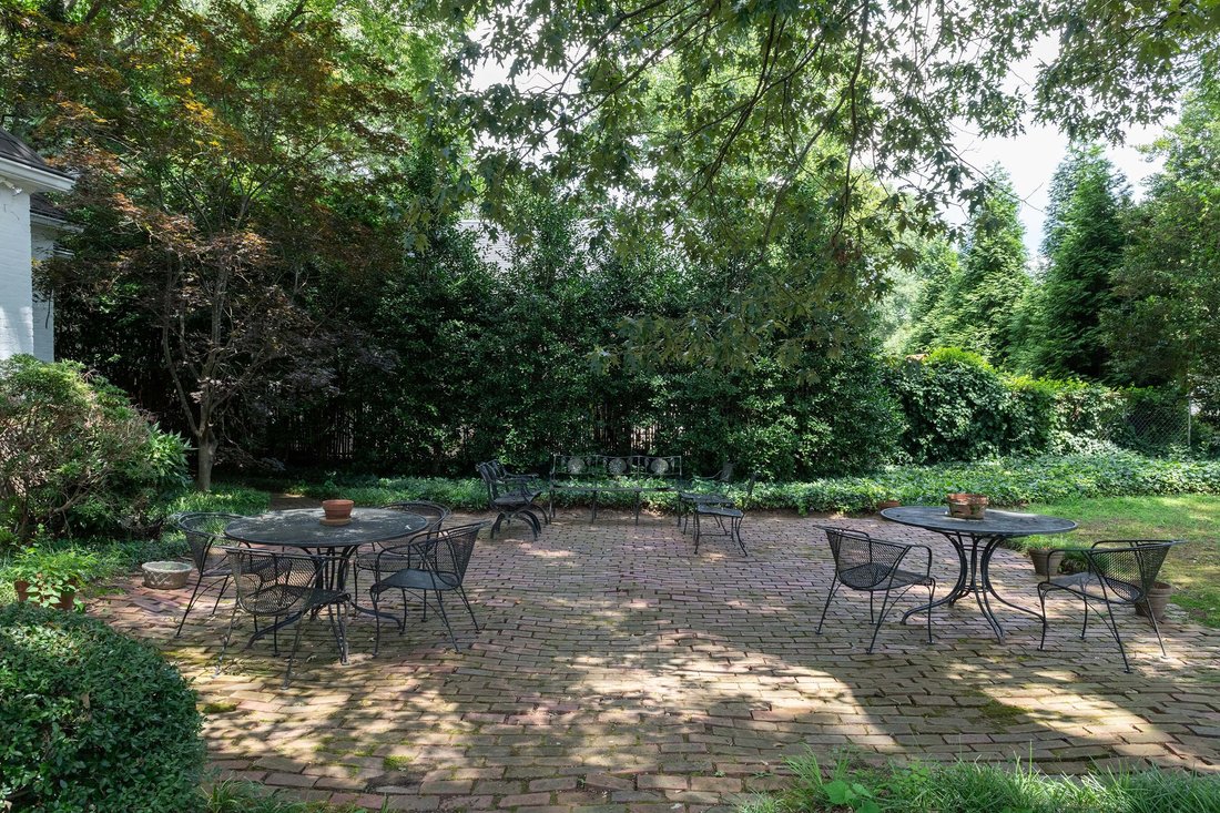 Amazing Opportunity In Haynes Manor - 1100xxs