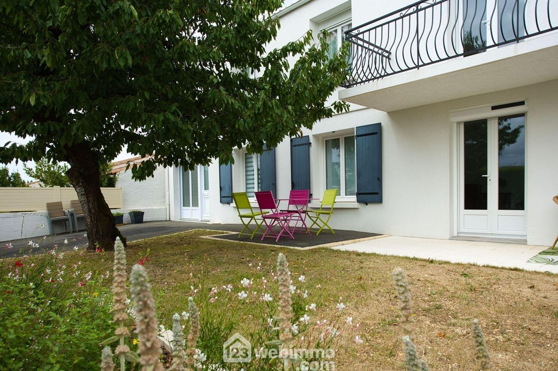 Villa in Sud, Nieul-sur-Mer, France 1 - 15984253