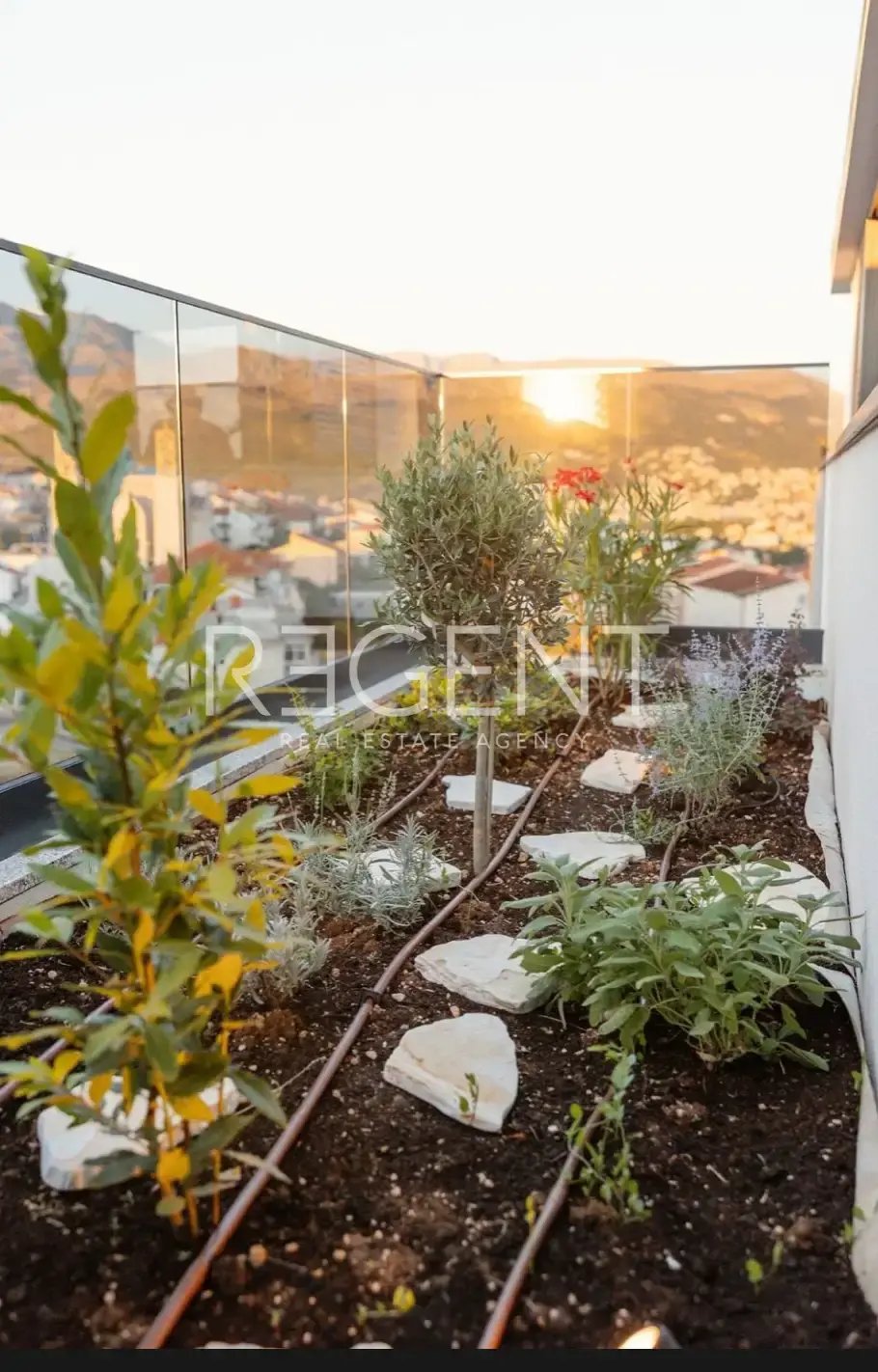 Apartment in Sirobuja, Split, Split-Dalmatia County 5 - 15984843