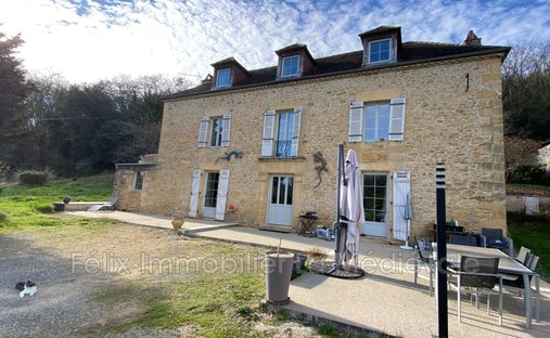 Villa in Arrondissement of Sarlat-la-Canéda, Nouvelle-Aquitaine, France 1
