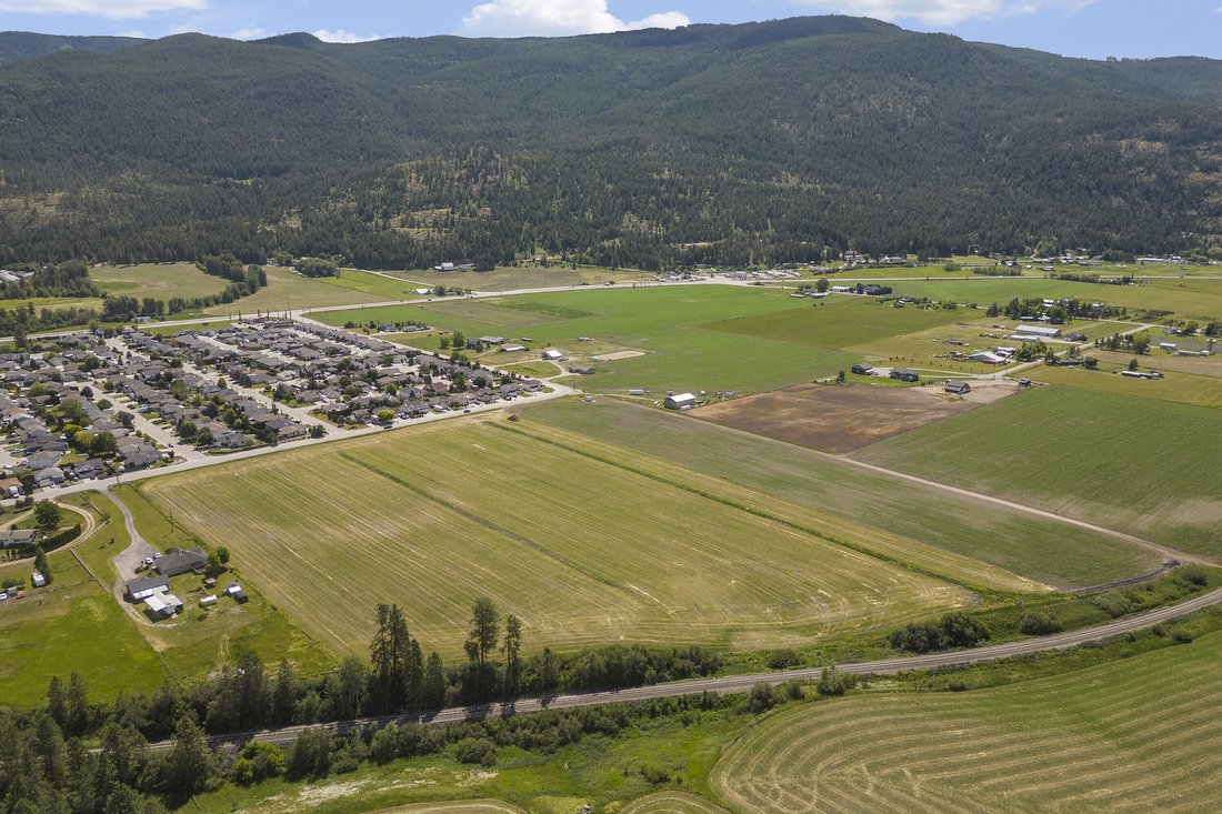 Land in Armstrong, British Columbia, Canada 3 - 15986149