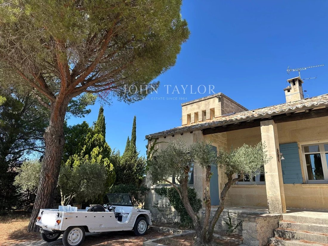 House in Fontvieille, Provence-Alpes-Côte d'Azur, France 1 - 15984089