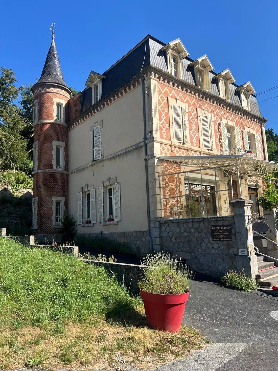 Estate in Evaux-les-Bains, Nouvelle-Aquitaine, France 1 - 15984093