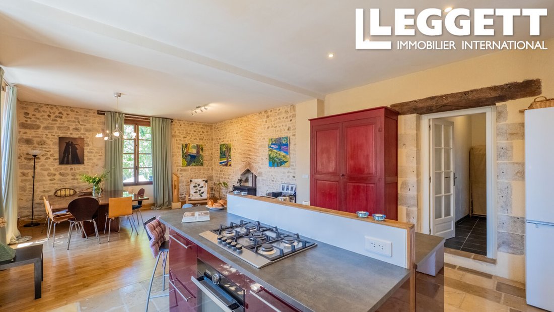 Villa in Charroux, Nouvelle-Aquitaine, France 3 - 15321777
