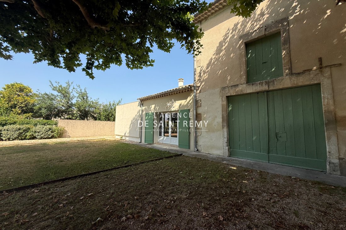 Villa in Châteaurenard, Provence-Alpes-Côte d'Azur, France 2 - 15984136