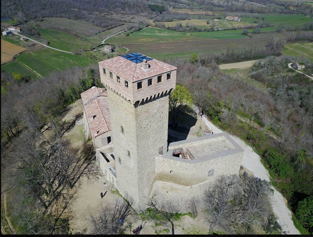 Estate in Passignano sul Trasimeno, Umbria, Italy 2 - 15984978