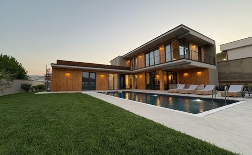 House in Tbilisi, Tbilisi, Georgia 1