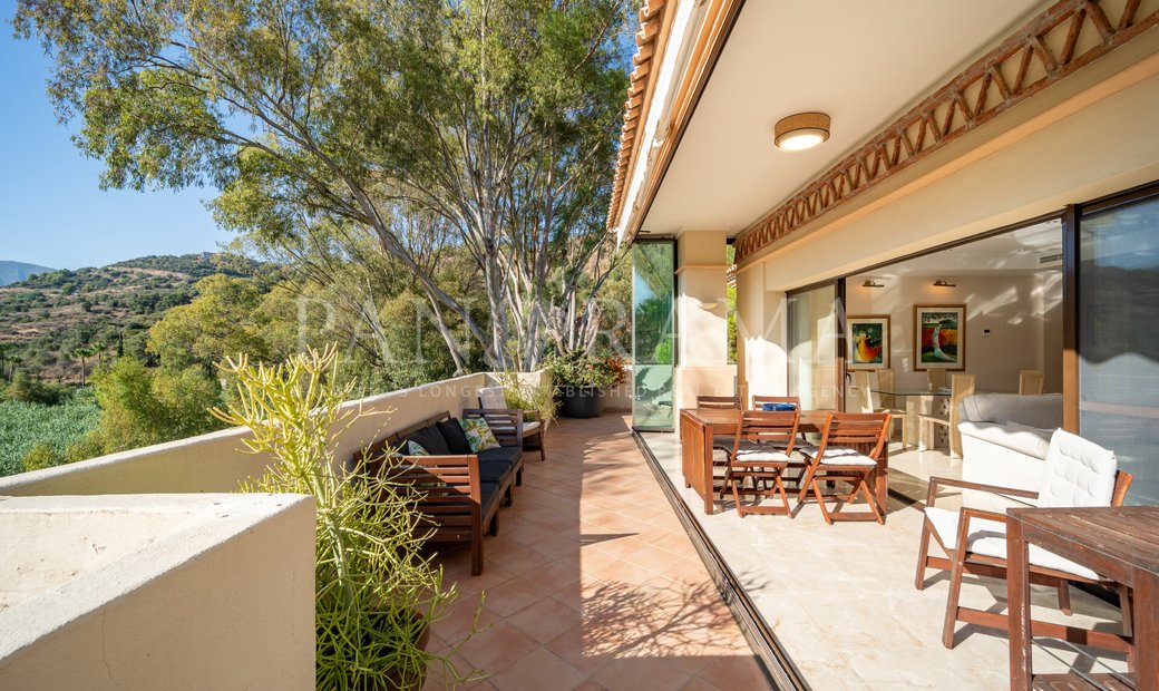 Mountain Top Penthouse Sales Reference: Impressive Penthouse With Mountain Views In In Rio Real Marbella