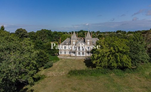 Beautiful Property Of The XI Xth Century Of Tuscan Style In The Heart Of A Closed Park And Raises Abo