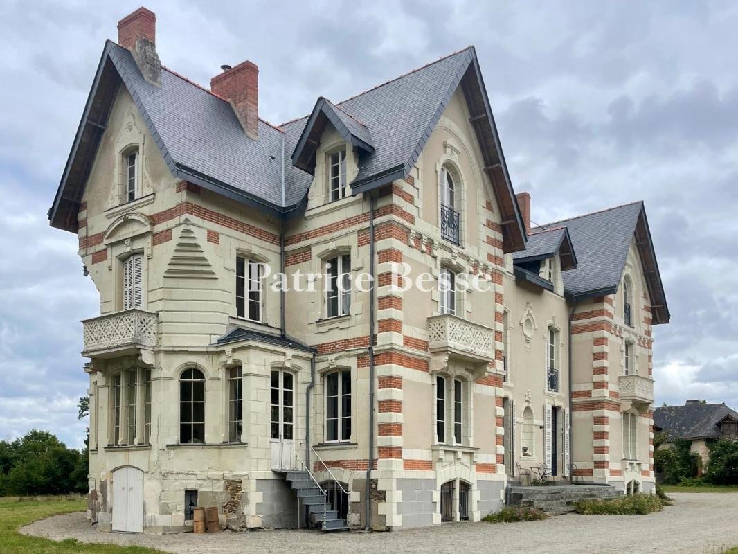 Château des Chasses Royales: A 19th-Century Hunting Lodge in Anjou’s Golden Light