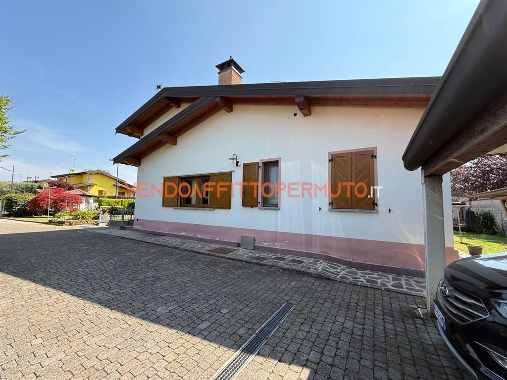Villa in Romano di Lombardia, Lombardy, Italy 4 - 15984783