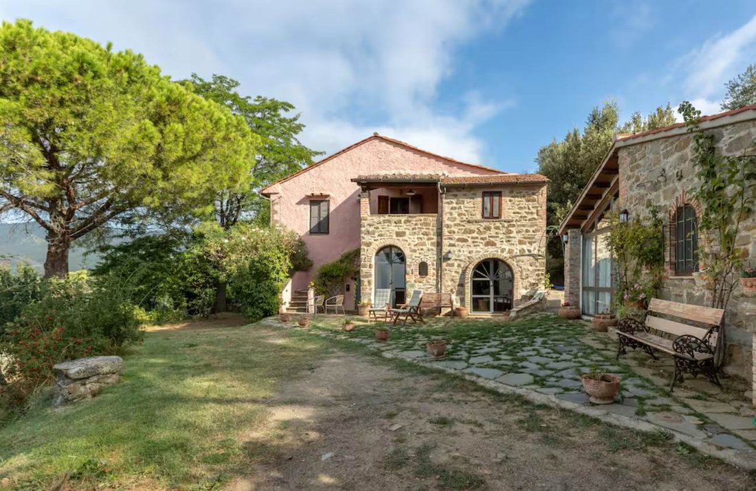Castiglione del Lago, Umbria, Italy 5 - 15985000