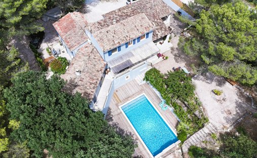 House in Nevons-route d'Apt, L'Isle-sur-la-Sorgue, France 1