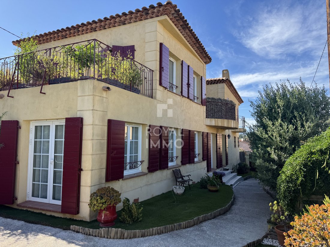 House in Centre Ville, Carqueiranne, France 1 - 15984849