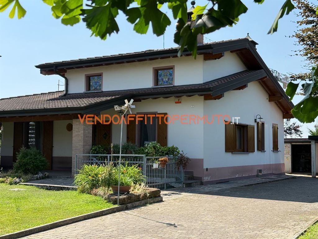 Villa in Romano di Lombardia, Lombardy, Italy 2 - 15984783
