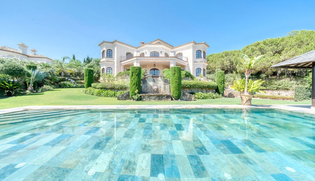 Villa in Sotogrande, San Roque, Andalusia 1 - 15984329