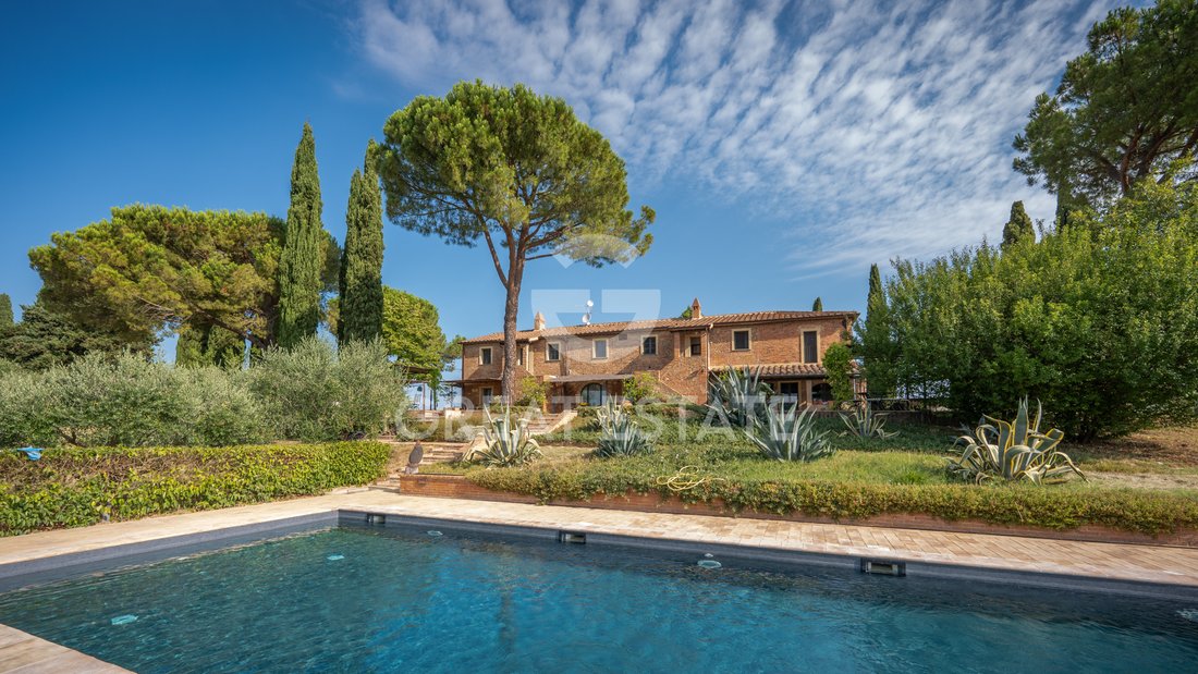 Estate in Castiglione del Lago, Umbria, Italy 1 - 15985110
