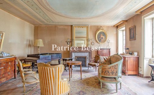 Beautiful Property Of The XI Xth Century Of Tuscan Style In The Heart Of A Closed Park And Raises Abo