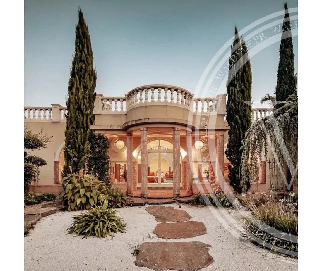 Villa in Zone Est Diffuse, Saint-Tropez, France 5 - 13690941