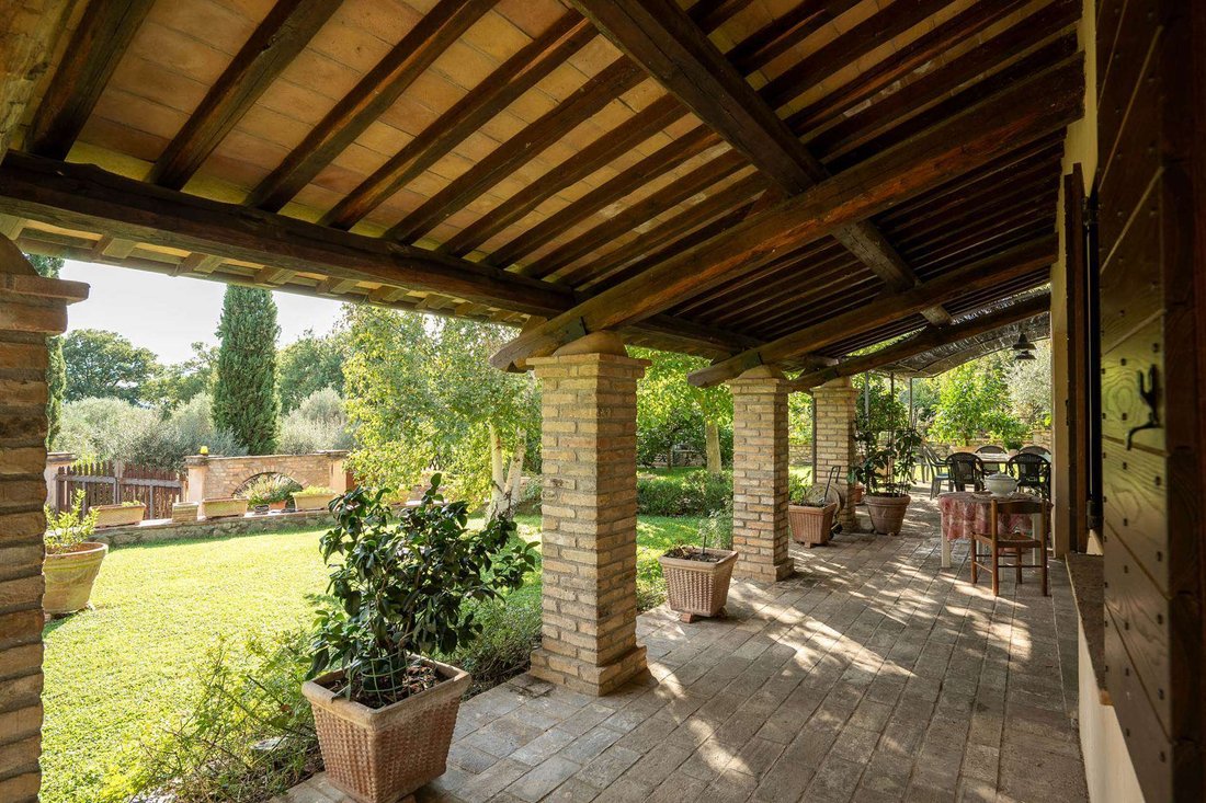 Passignano sul Trasimeno, Umbria, Italy 1 - 15984986