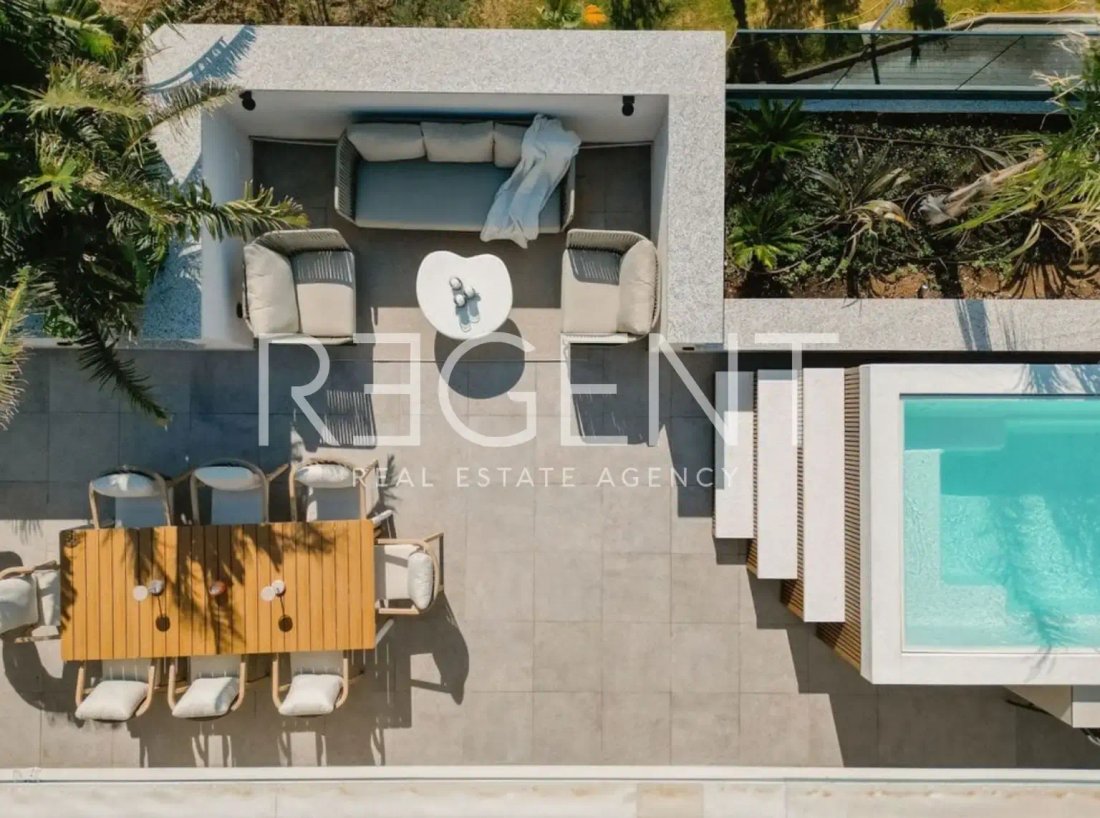 Apartment in Sirobuja, Split, Split-Dalmatia County 1 - 15984843