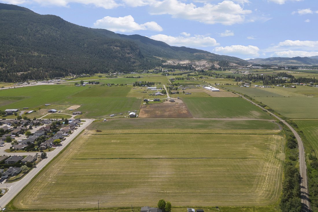 Land in Armstrong, British Columbia, Canada 1 - 15986149