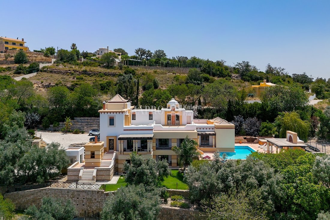 Villa in Loule (Sao Clemente), Algarve, Portugal 1 - 14105756