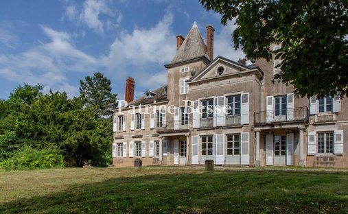 Beautiful Property Of The XI Xth Century Of Tuscan Style In The Heart Of A Closed Park And Raises Abo