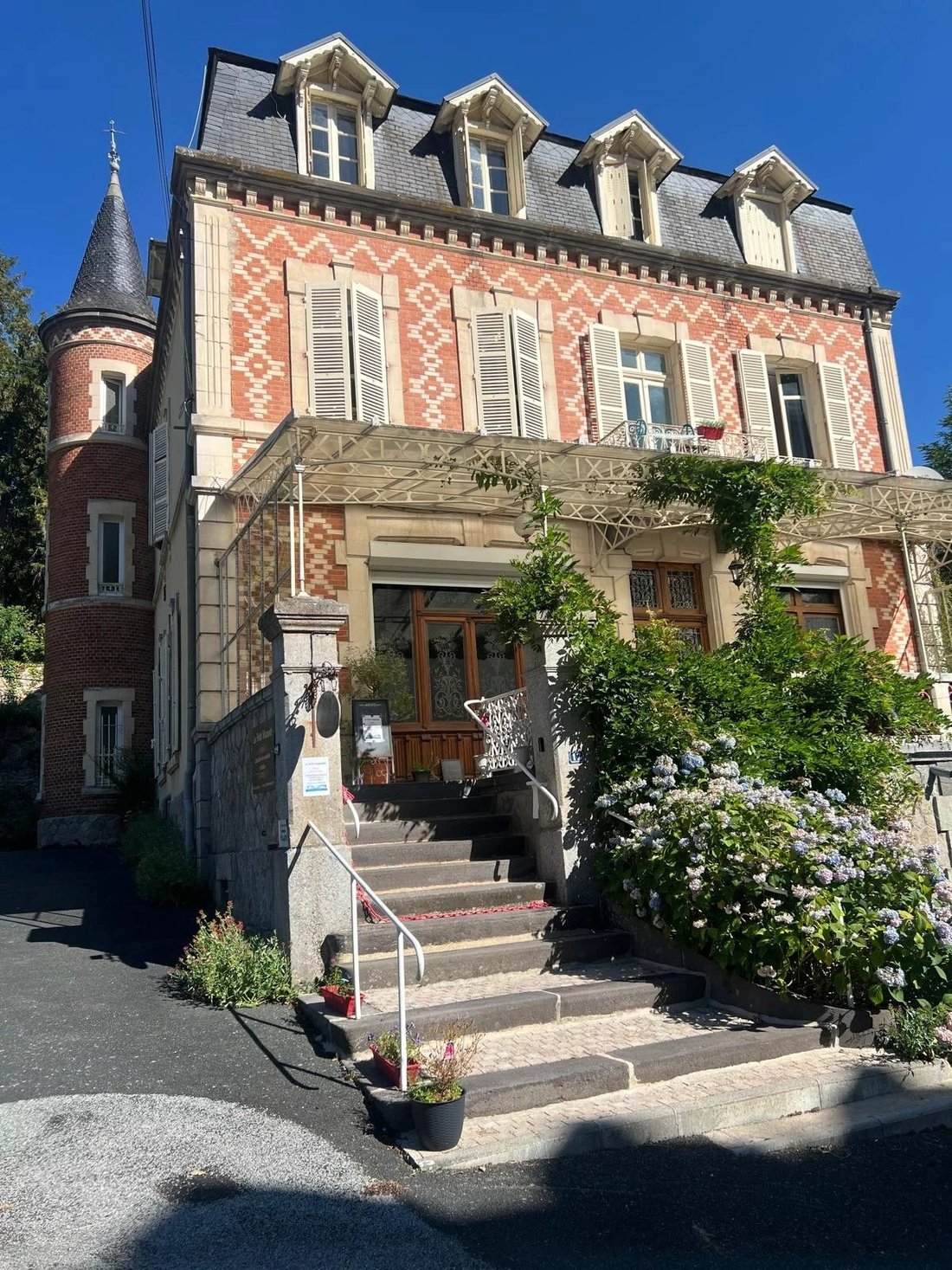 Estate in Evaux-les-Bains, Nouvelle-Aquitaine, France 2 - 15984093