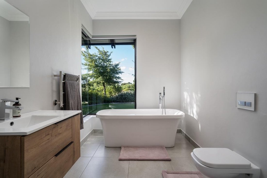 House in Paarl, Western Cape, South Africa 4 - 15985100