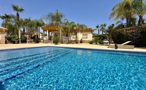 Country House in Catral, Valencian Community, Spain 1