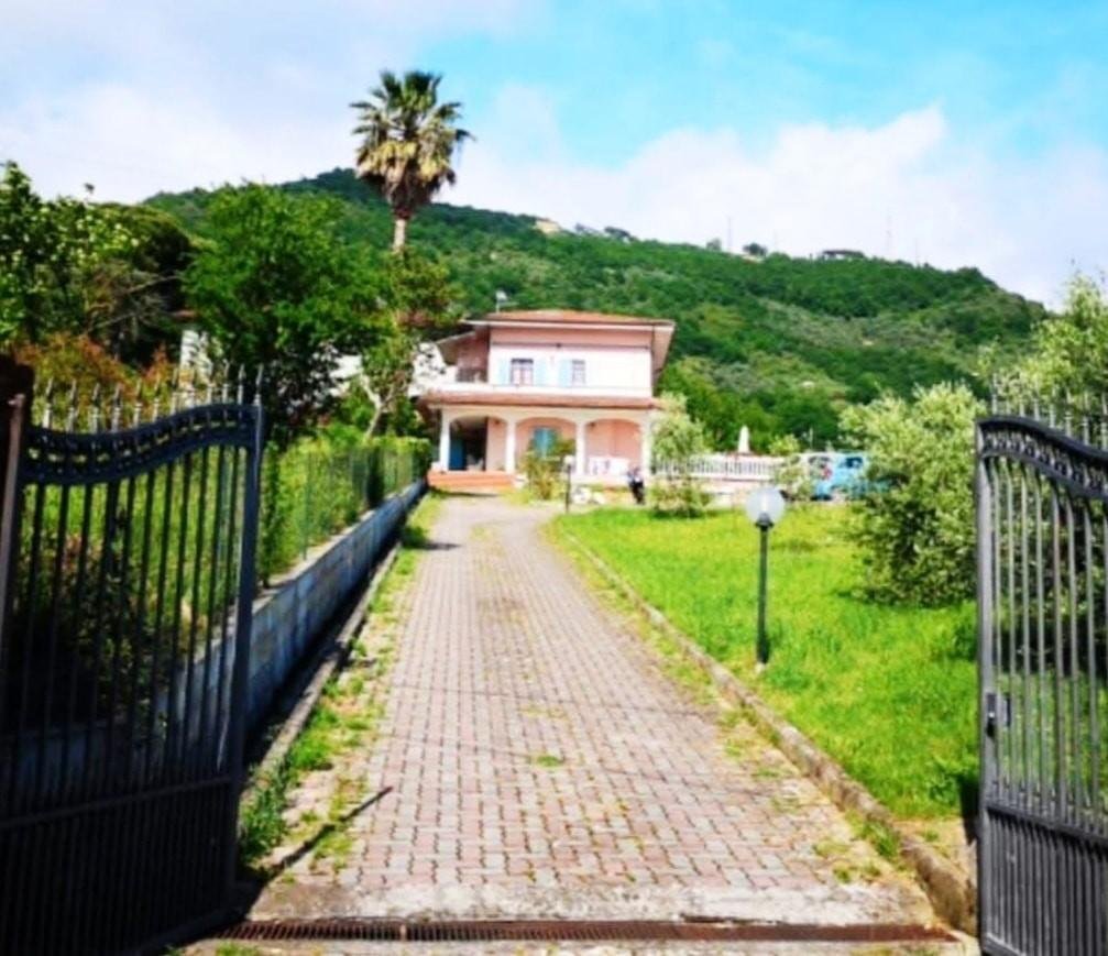 Villa in Fontia-Fossola-Fossone, Marina di Carrara, Tuscany 4 - 15984972