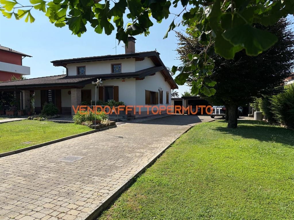 Villa in Romano di Lombardia, Lombardy, Italy 3 - 15984783